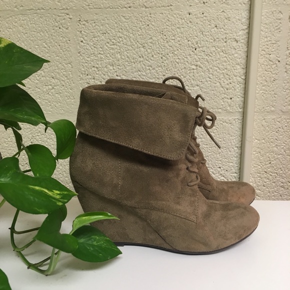 Zigi Soho Shoes - SALE • Suede Taupe Ankle Boot